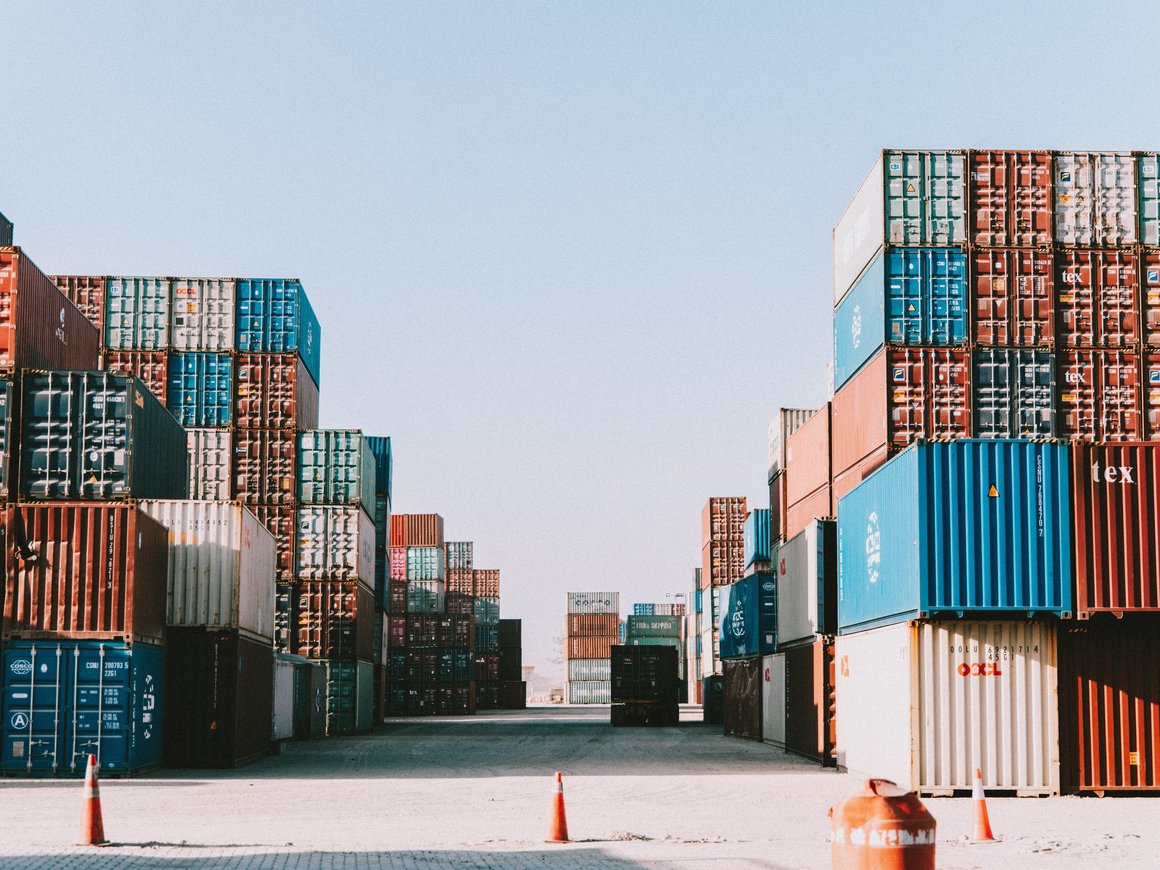 Белоруссия запретила вывозить автомобили и смартфоны