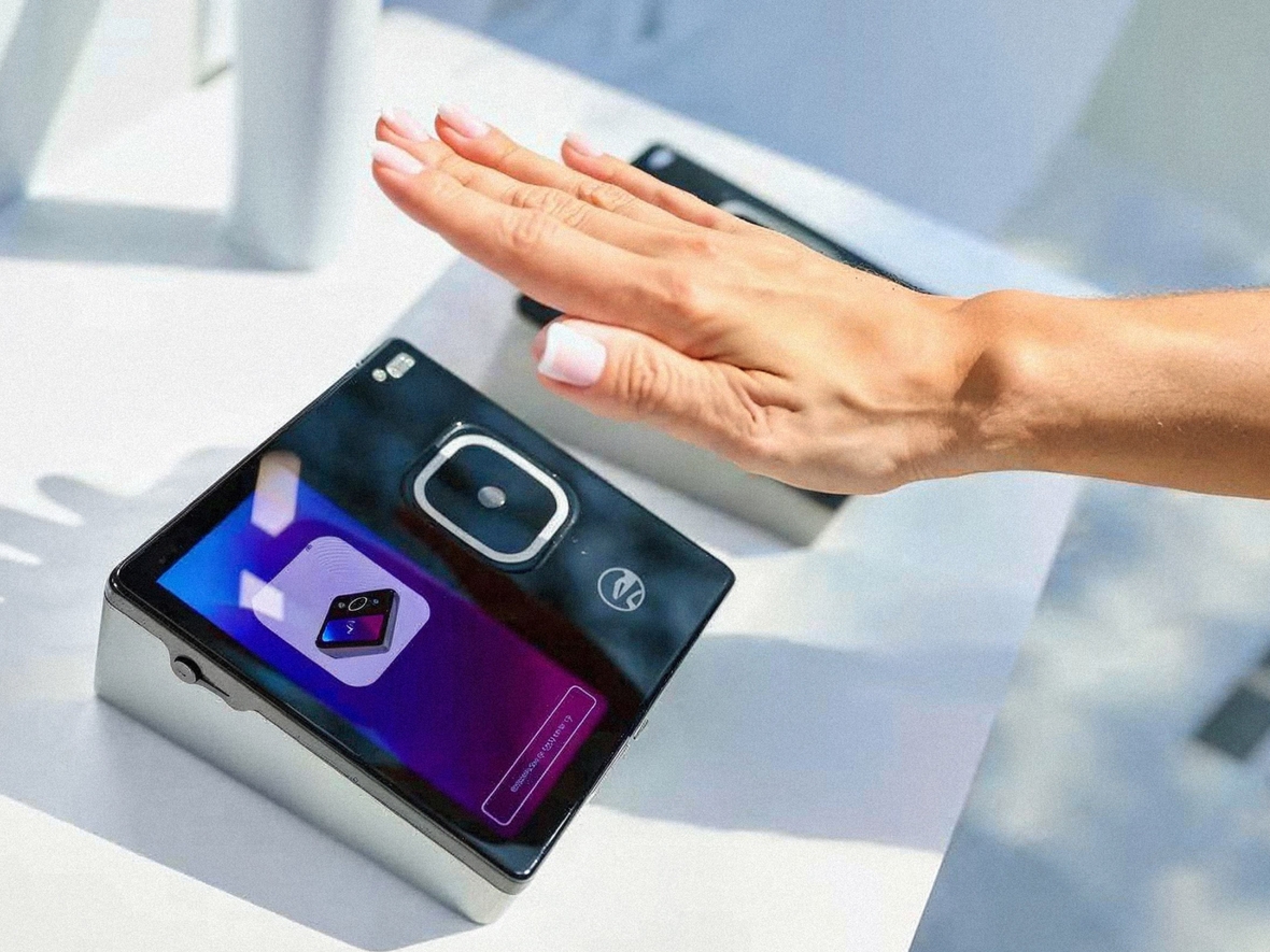 Финополис-2025: SIM-карта для платежей, патент на технологию «Вжух» и биометрия по ладони