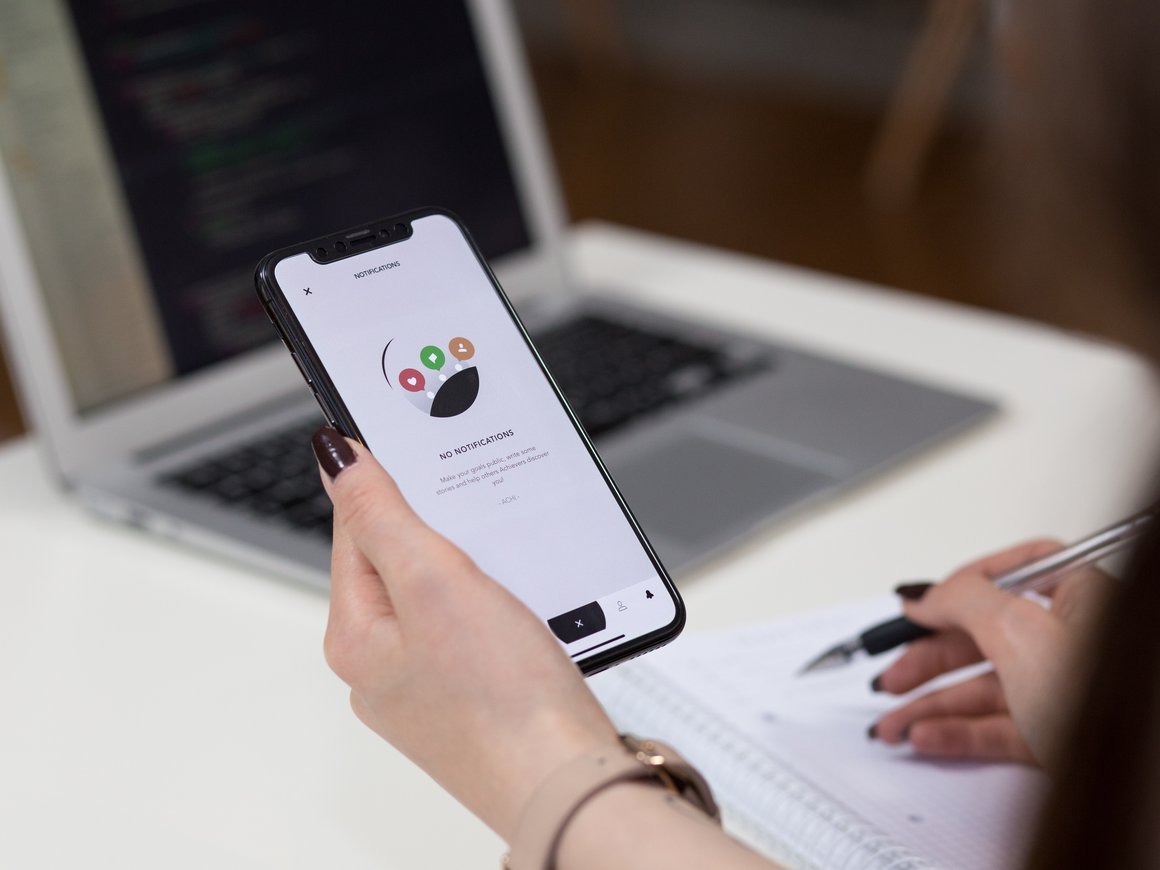 Госдума приняла в первом чтении законопроект о предустановке российских приложений