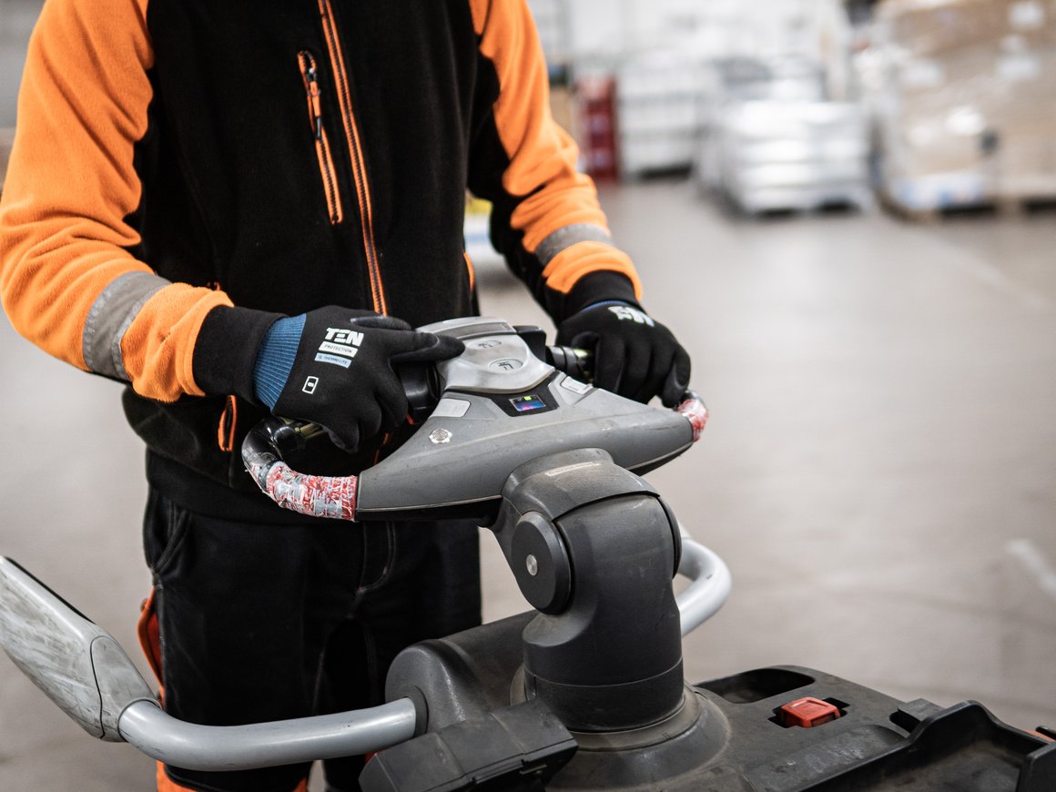 Поставщики стали чаще обманывать бизнес на фоне прекращения поставок зарубежных товаров