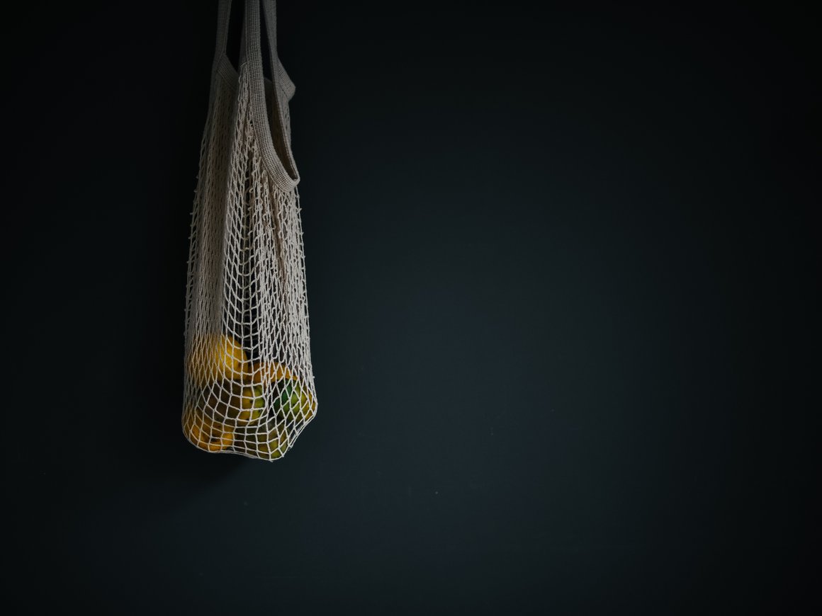 Дубайский сервис доставки продуктов YallaMarket от российских основателей привлек $2,2 млн