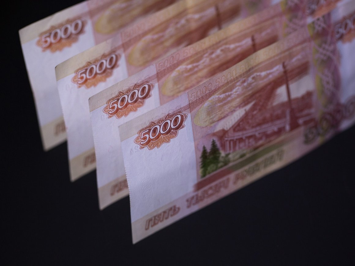 Российские банки заработали на ослаблении рубля 140 млрд рублей в ноябре
