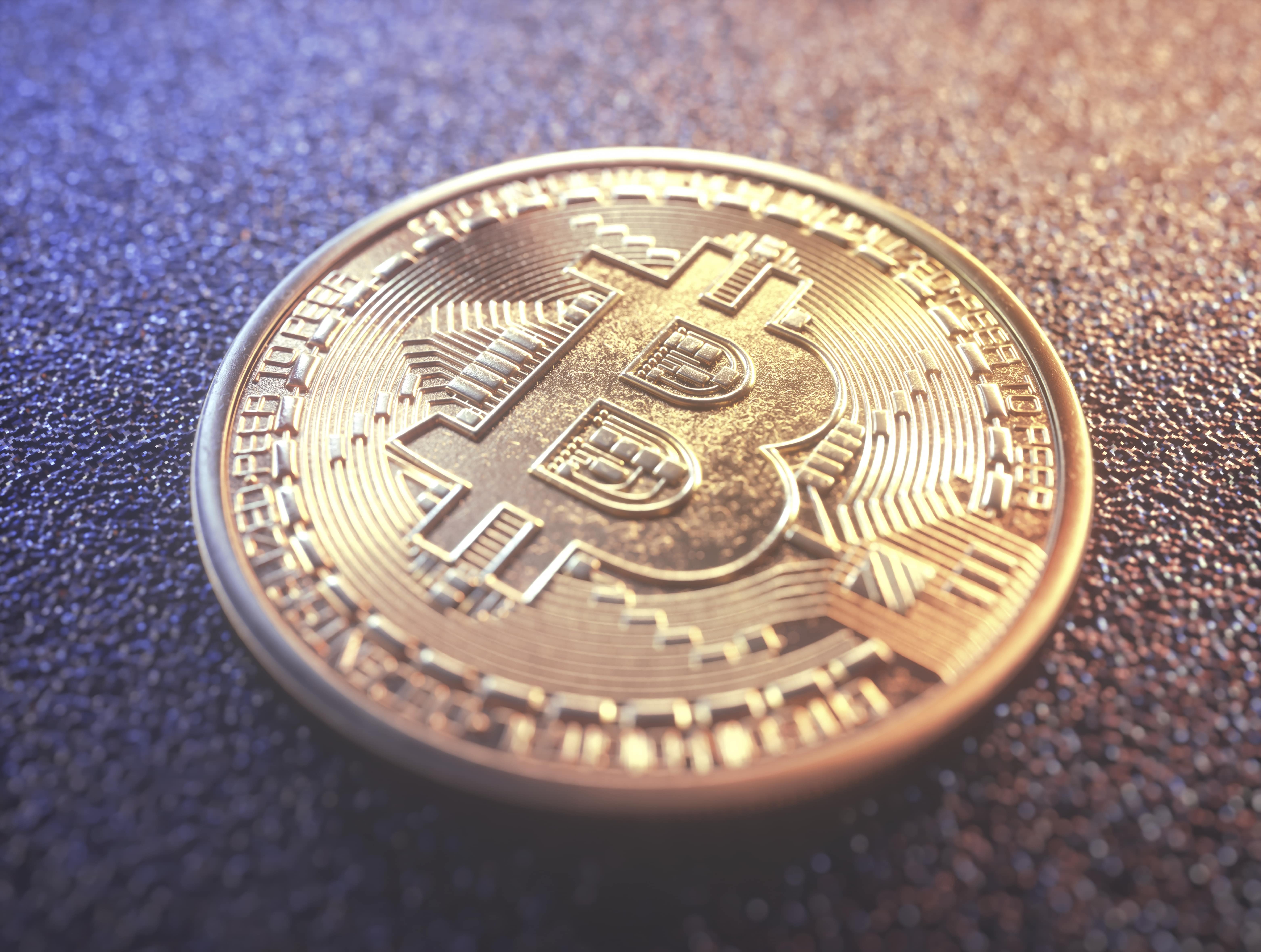 Курс биткоина опустился ниже $90 тыс. впервые с 18 ноября 2024 года
