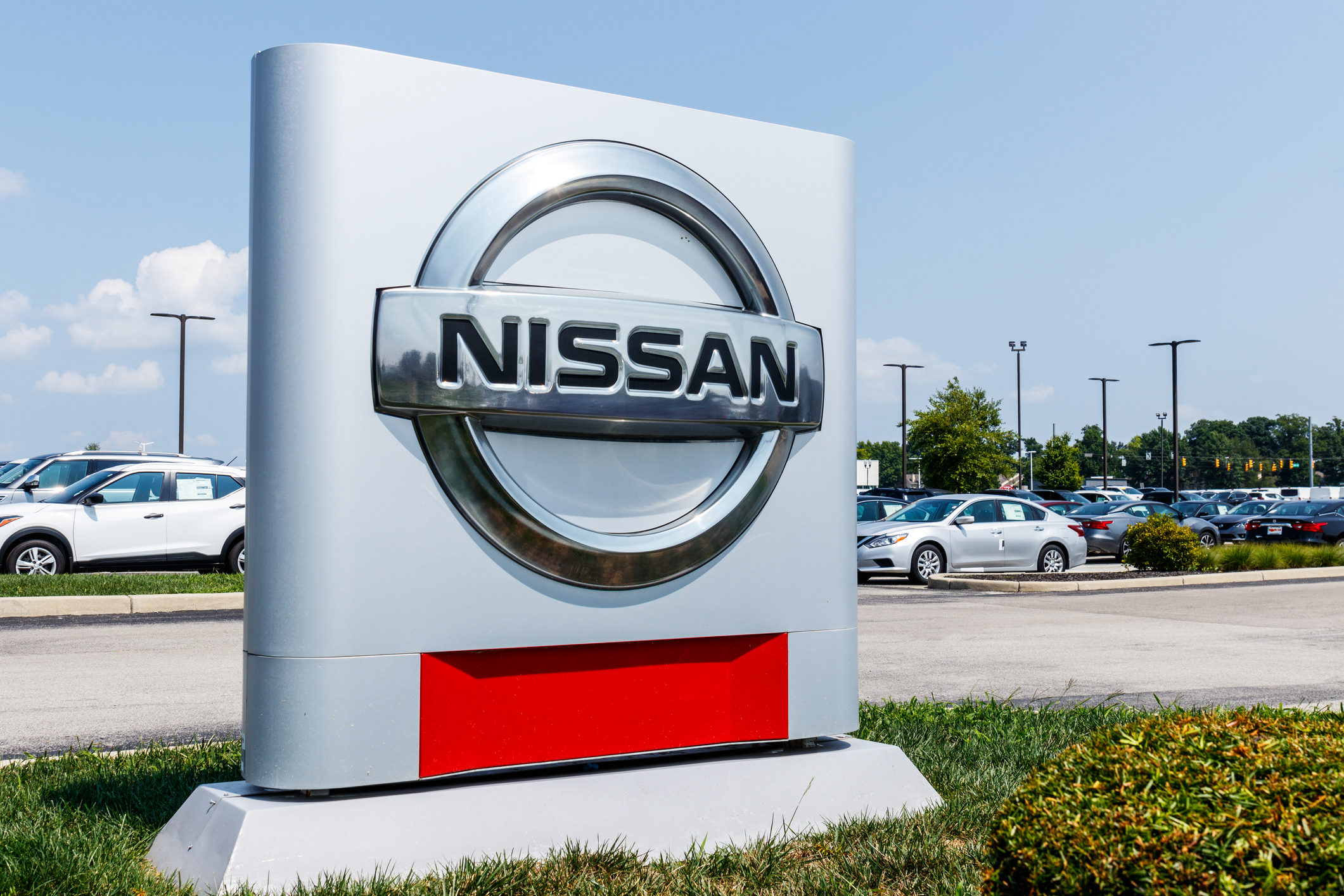 Nissan уволит 9 тыс. сотрудников по всему миру