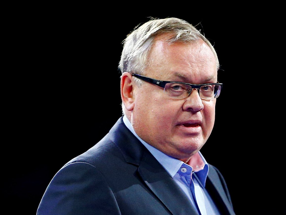 Глава ВТБ ожидает стабилизации курса доллара на уровне около 100 рублей