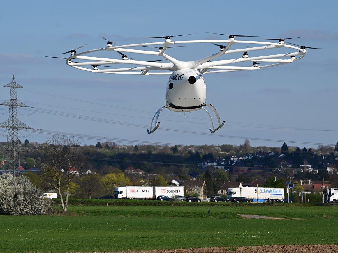 В китайском Шэньчжэне за два года инвестируют $1,7 млрд в летающие такси и беспилотники