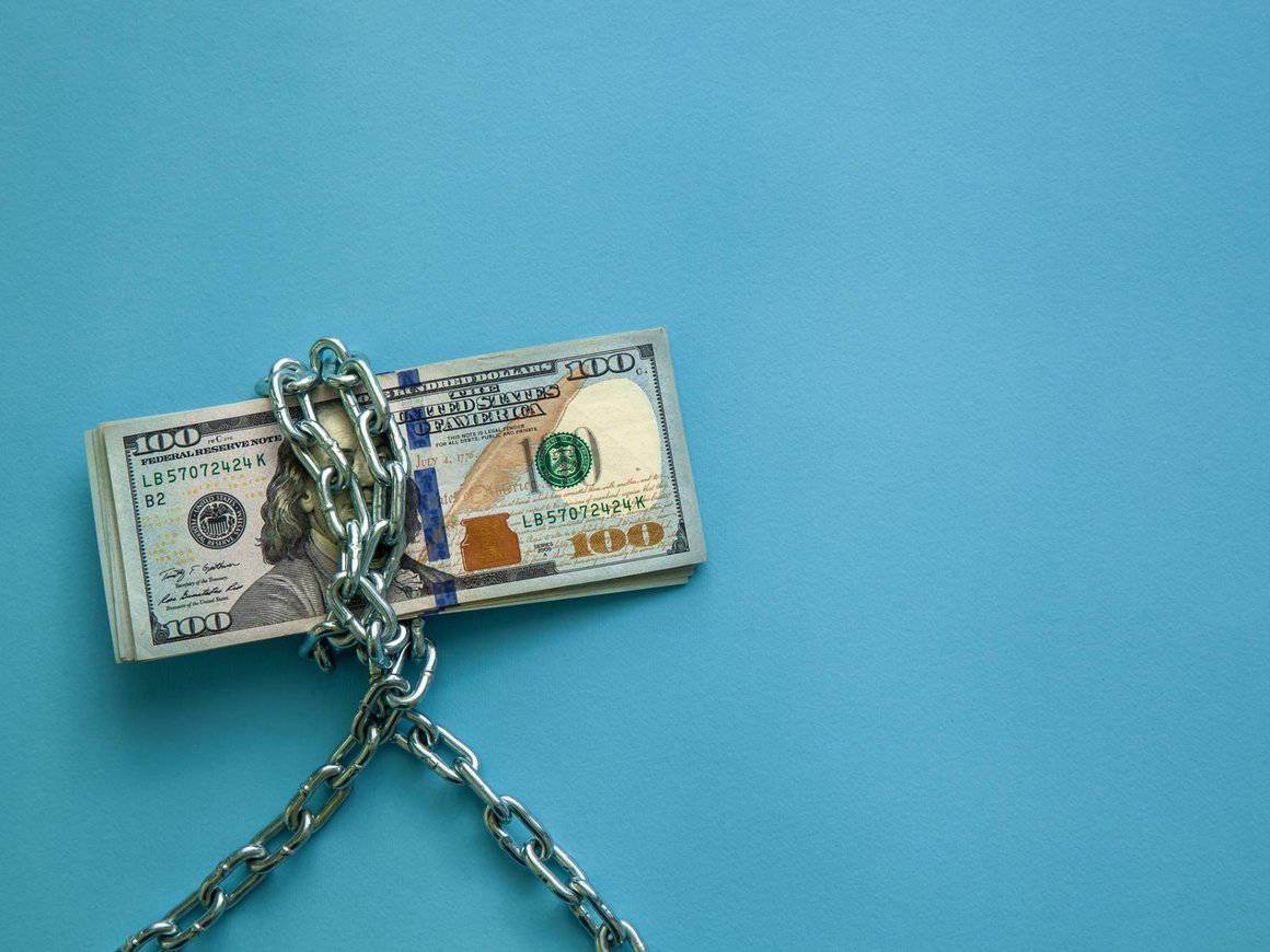 Forbes: кабмин одобрил порядок конфискации имущества иностранцев в России