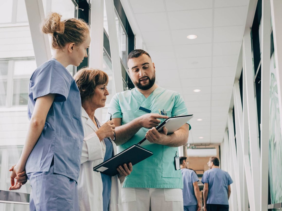 Привлечь или успокоить? Как медицинские клиники выбирают цветовые схемы