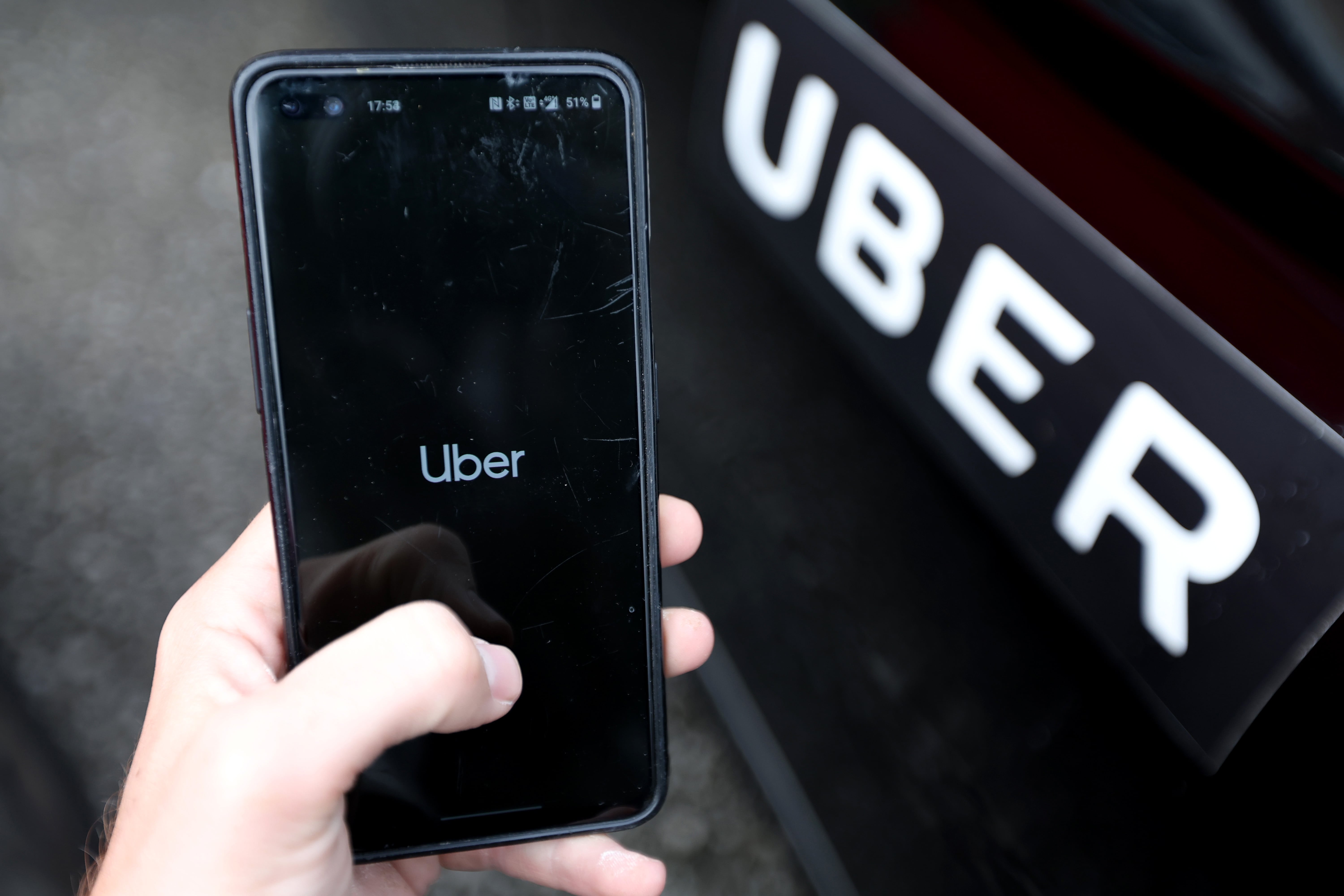 FT узнал о планах Uber купить туристическую компанию Expedia