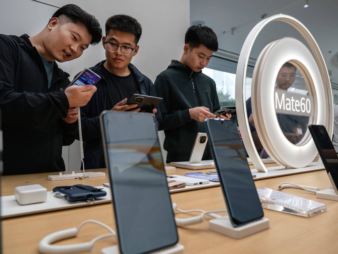 Падение цен на китайские смартфоны достигло 20%