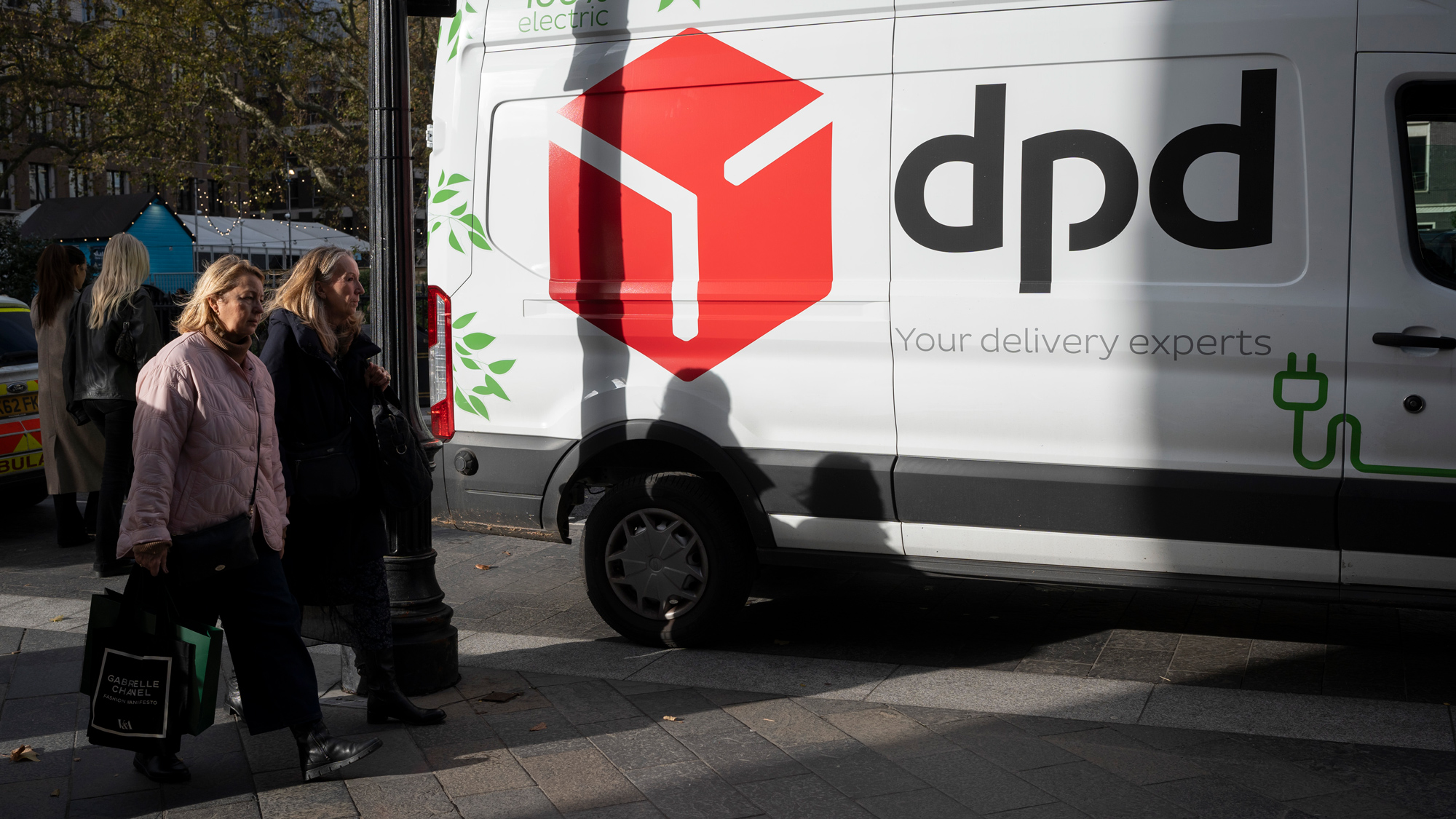 Суд запретил сделки с акциями DPD в России из-за банкротства сети PickPoint