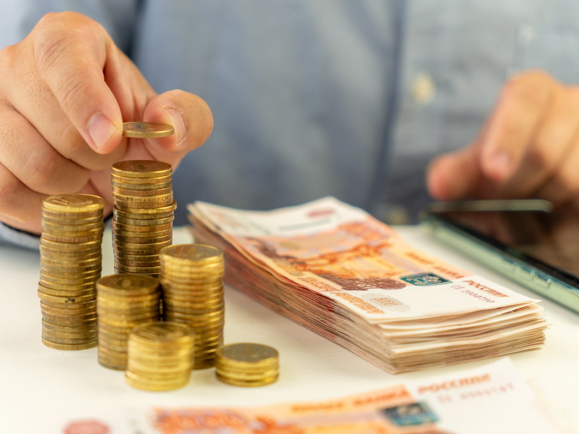 Большинство российских компаний назвали низкие зарплаты одной из главных причин дефицита кадров