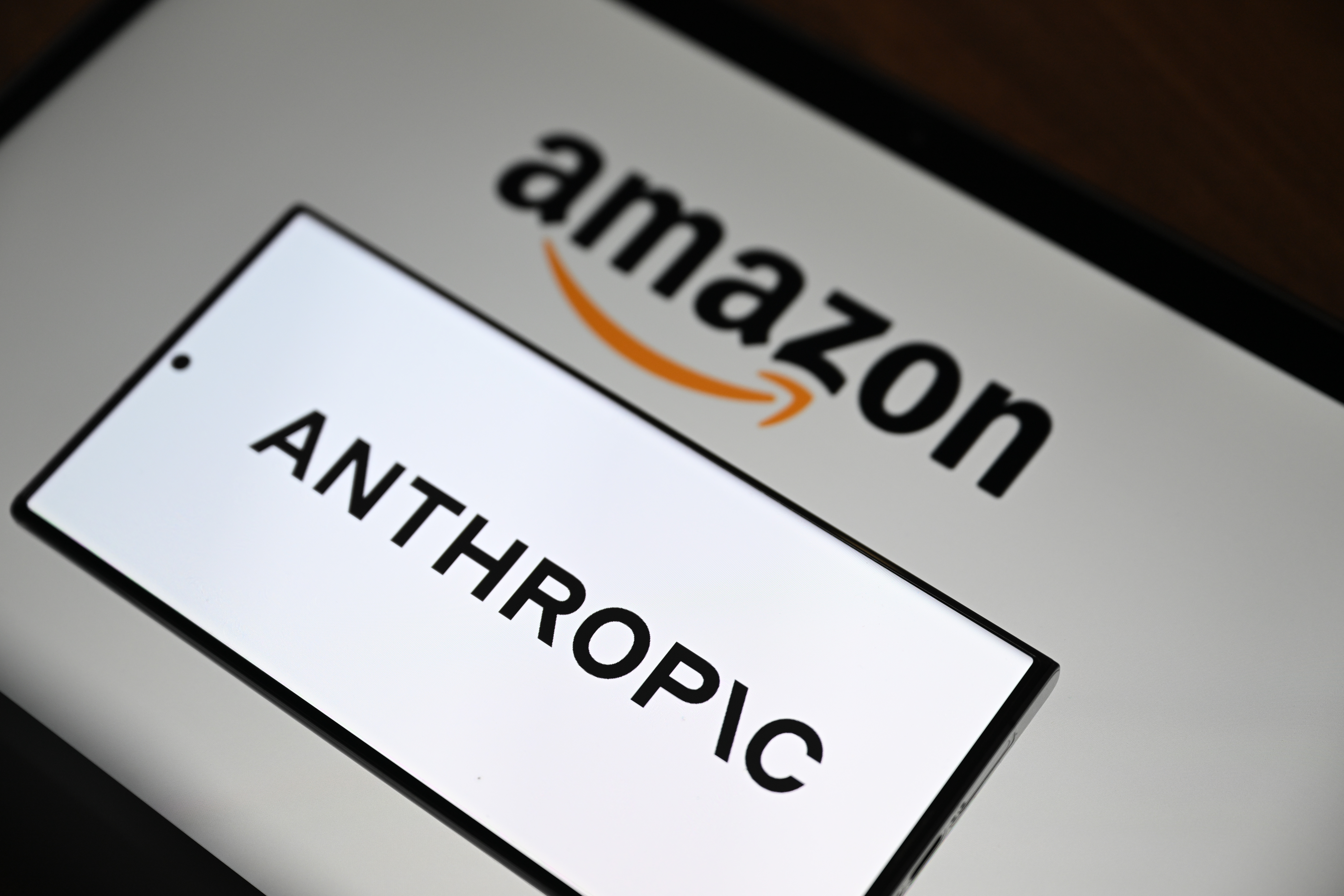 Amazon обдумывает «многомиллиардные инвестиции» в конкурента OpenAI — The Information