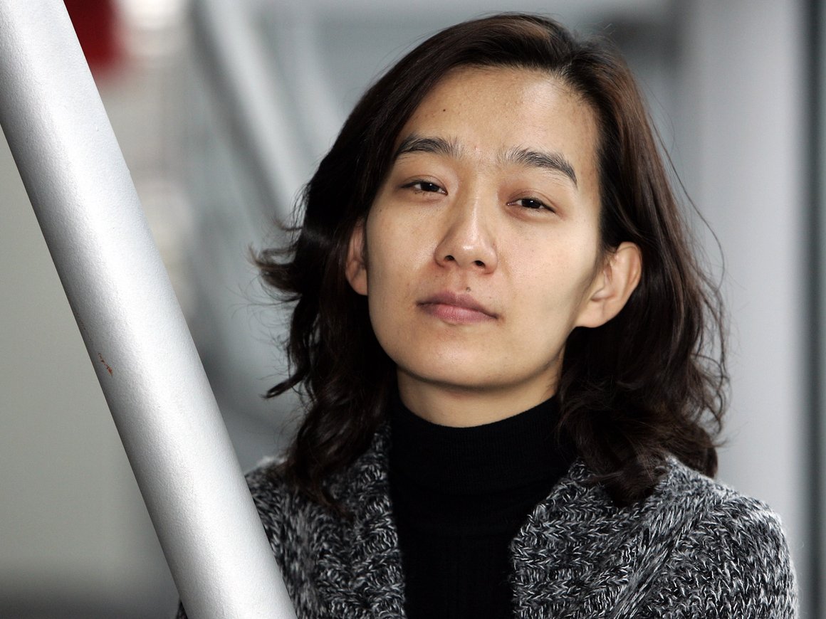 Нобелевскую премию по литературе получила южнокорейская писательница Хан Ган