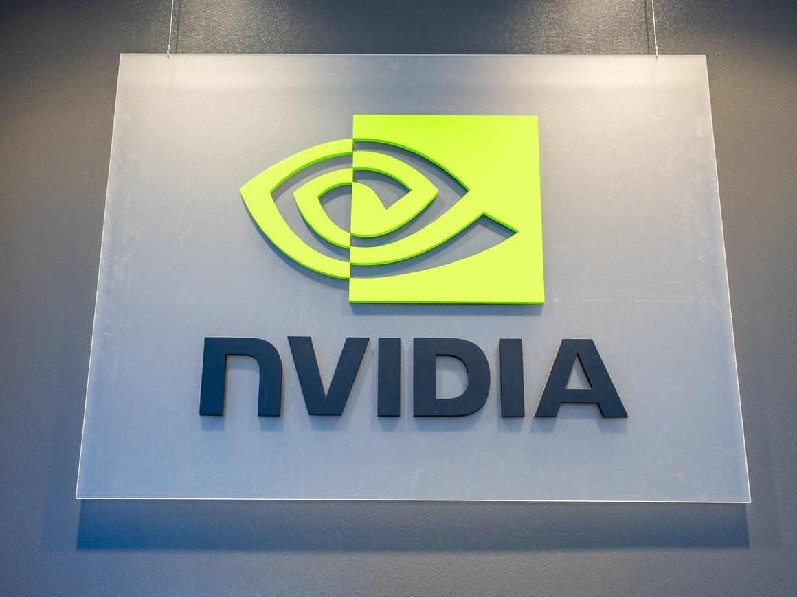 Доходы Nvidia выросли почти на 100% за год из-за высокого спроса на ИИ-чипы