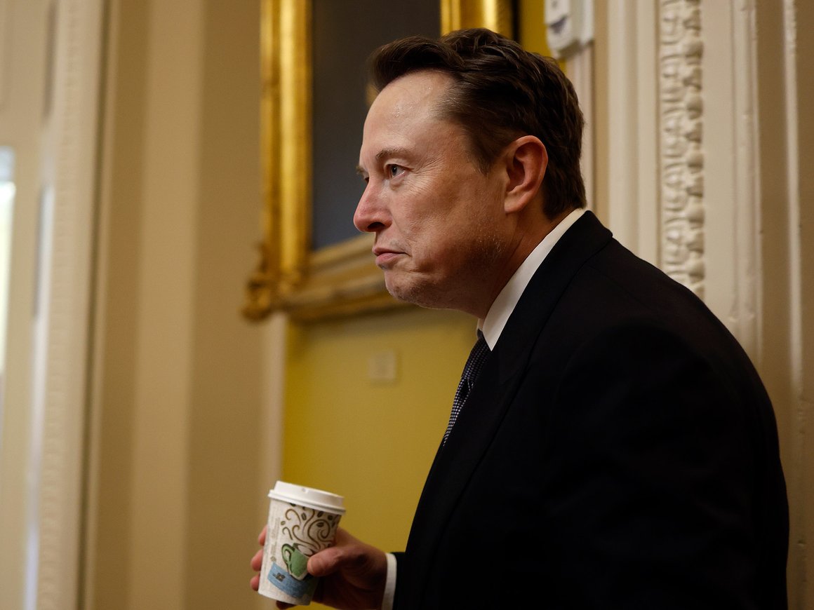 Илон Маск не получил допуск к гостайне из-за наркотиков и контактов с Путиным — WSJ