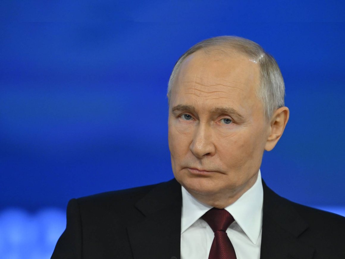 Путин призвал бизнес не относиться к санкциям как к временным мерам