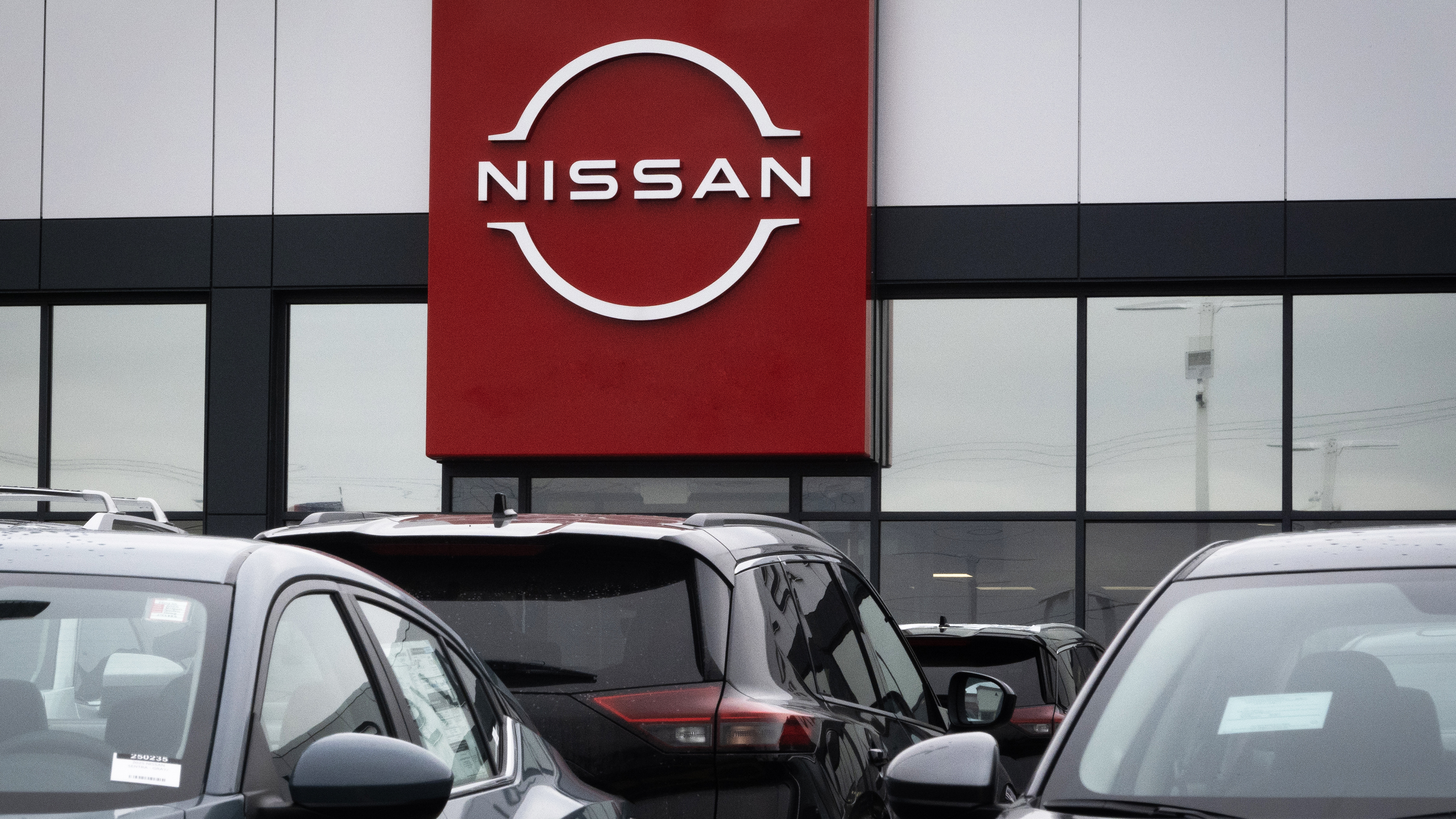 Nissan режет косты: автогигант готовит волну сокращений в Европе