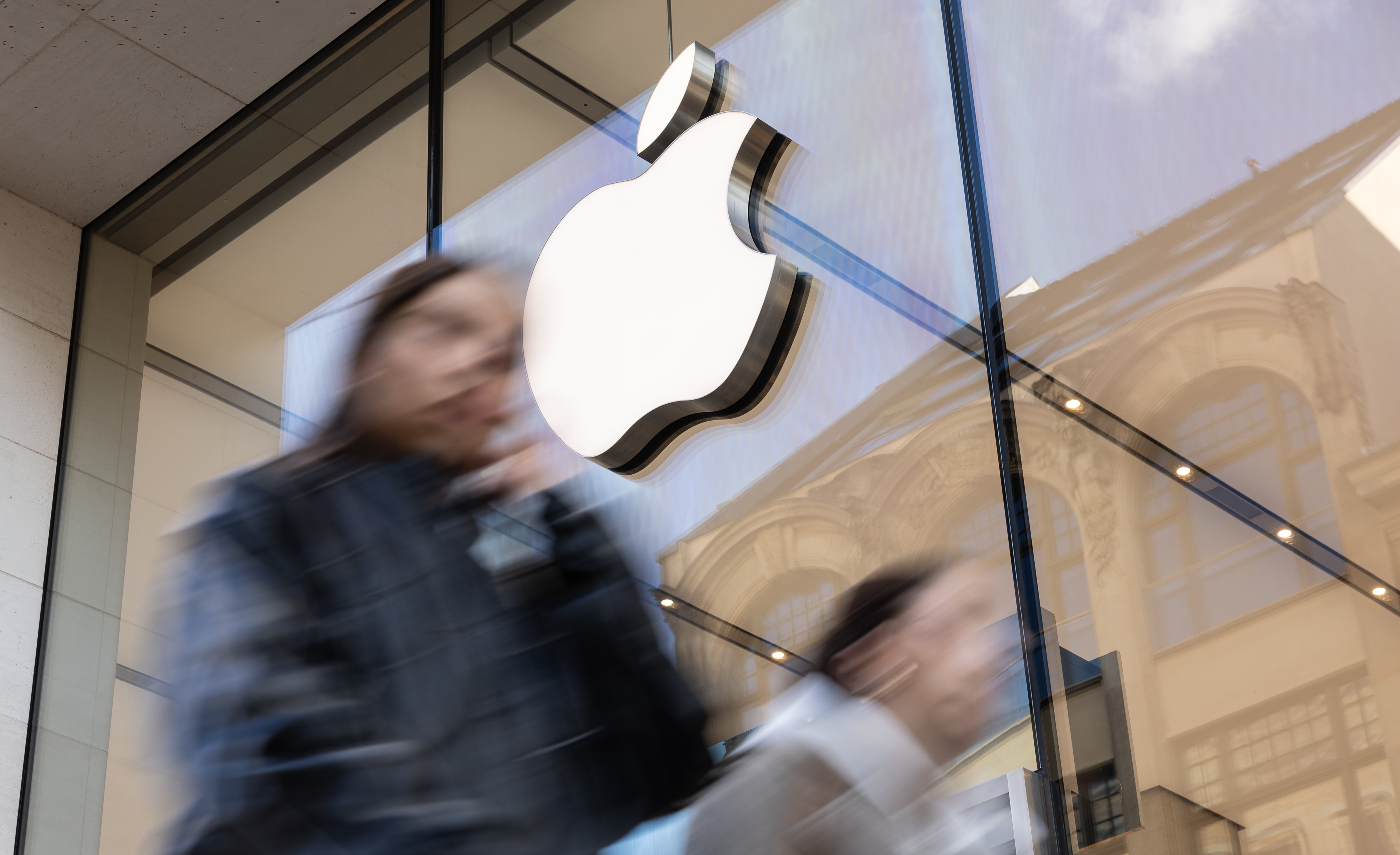 В сети показали макет самого тонкого iPhone в истории