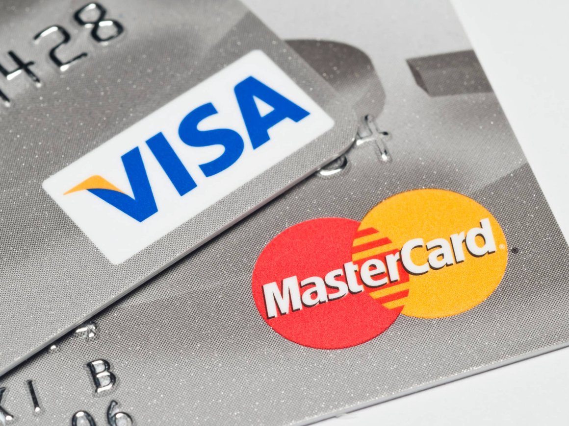 В ВТБ назвали условие возвращения Visa и Mastercard в Россию