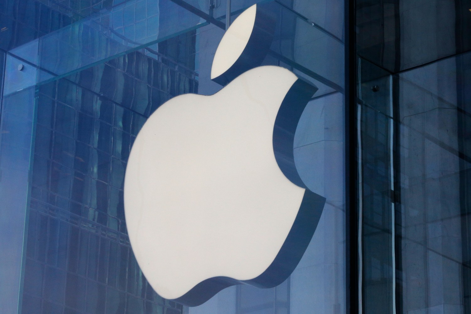 Роспатент продлил срок действия логотипа Apple в России до 2035 года