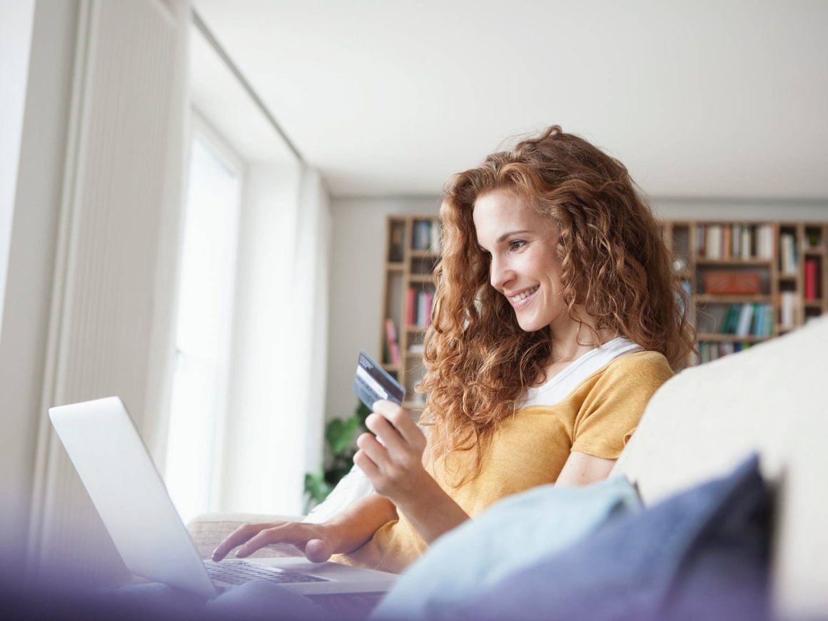 Аналитики назвали суммы трат россиян на онлайн-покупки