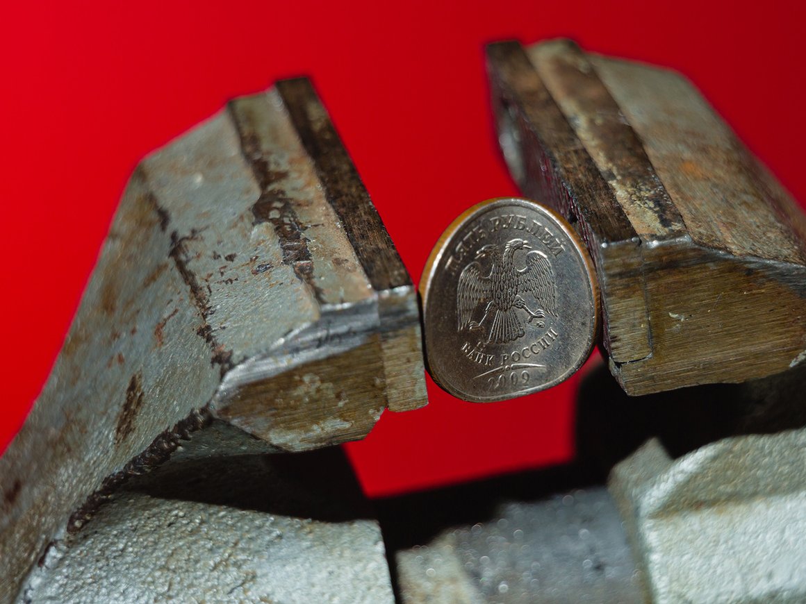 Центробанк впервые оценил влияние новых санкций США на рубль