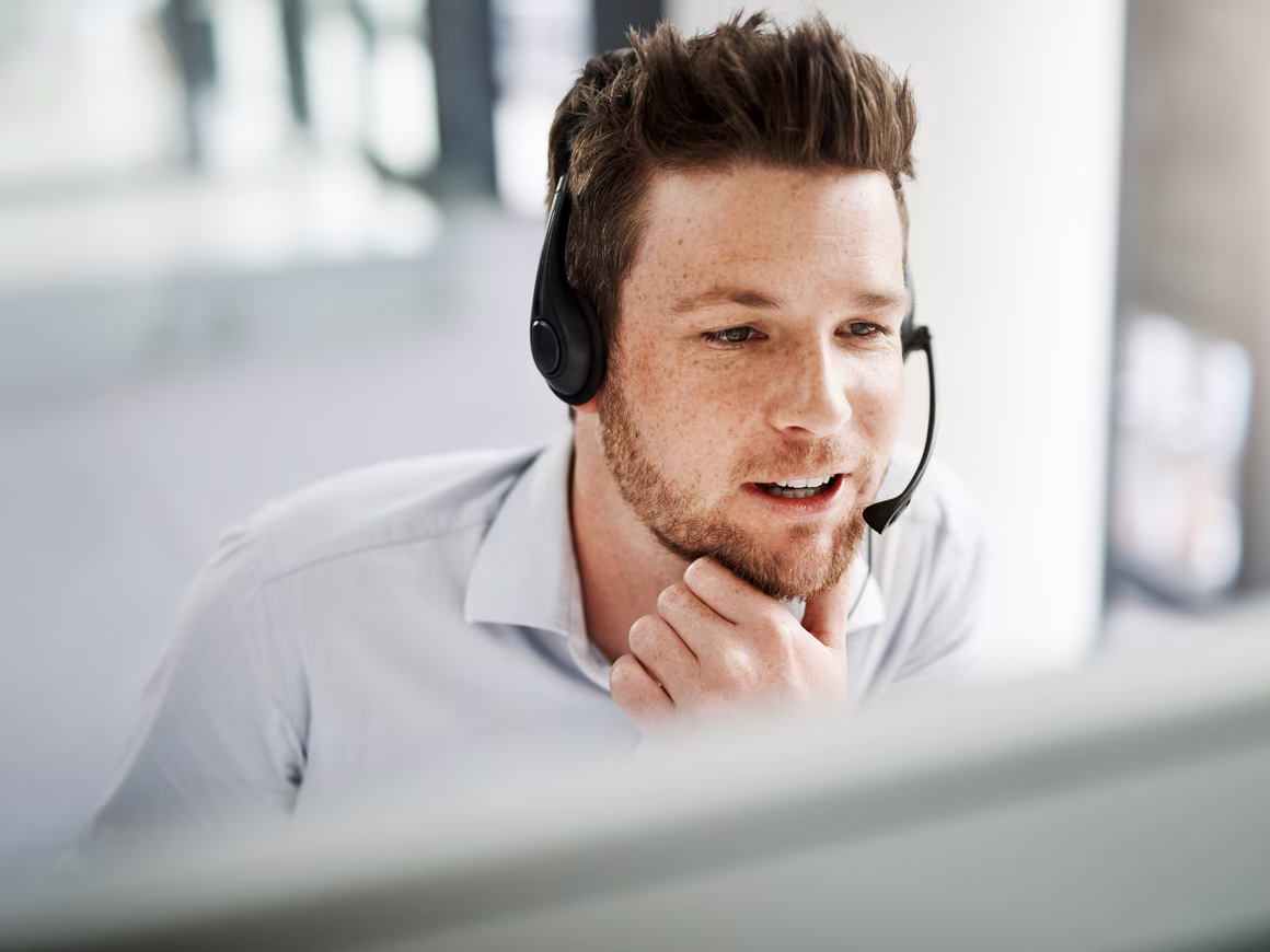 Эффективность сотрудников в B2B-продажах: как измерять и управлять в 2025 году