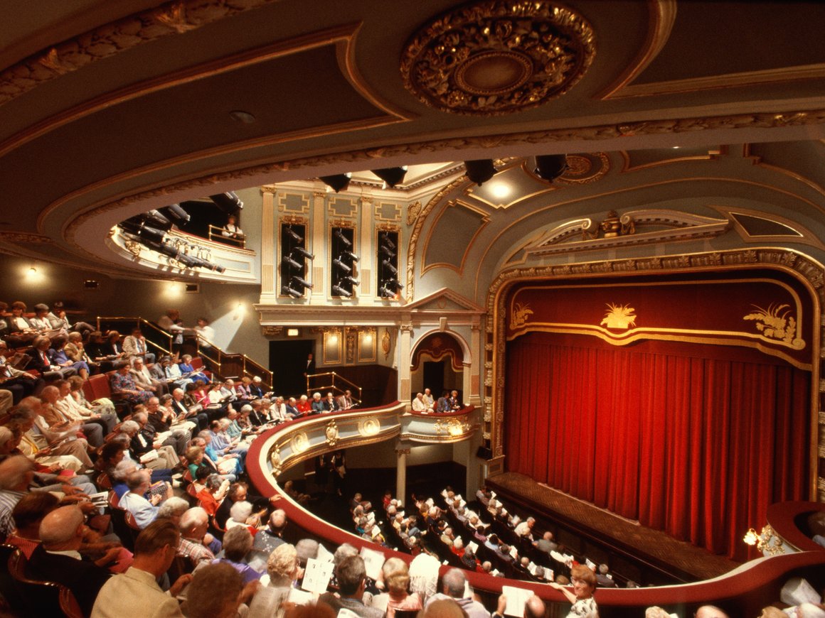 В Москве начнут продавать билеты в театры и на концерты по паспорту