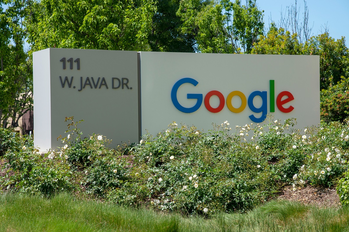 Маск опроверг слухи о нелегальной работе, Google выпустит новый ИИ-продукт: главное для бизнеса 27 октября