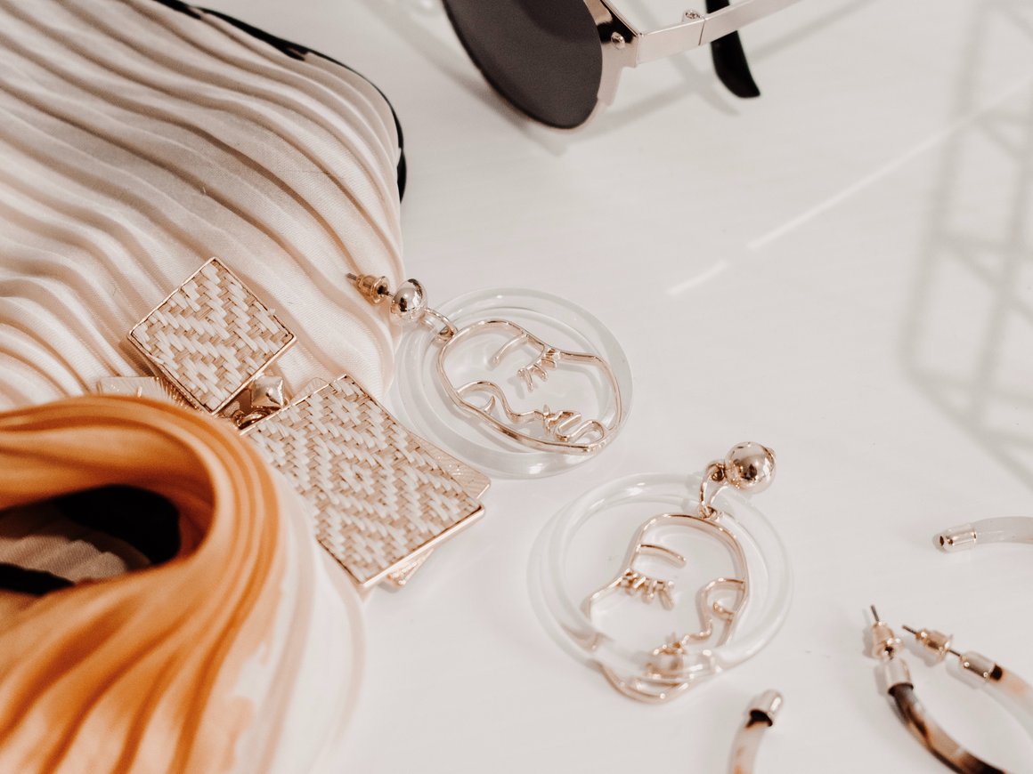 SUNLIGHT вместе с «Яндекс Доставкой» запустил ювелирно точную экспресс-доставку украшений