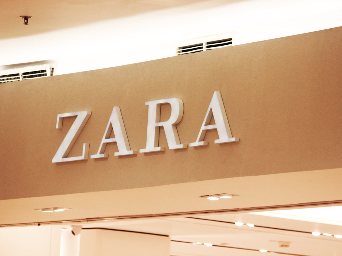 Zara продолжит работу в России под названием «Новая мода» — «Известия»
