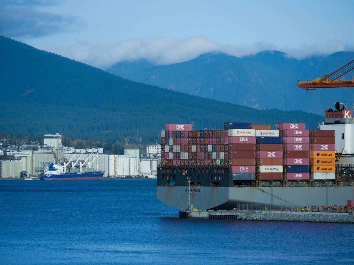 Канада вводит ответные пошлины на товары из США