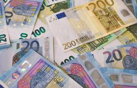 «Райффайзенбанк» ограничит исходящие переводы в евро в Грузию, Армению, ОАЭ и другие страны