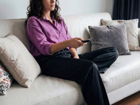 Wildberries впервые вошла в десятку крупнейших рекламодателей на ТВ в 2025-м: объём размещений вырос вдвое