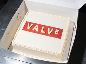 Торт с логотипом Valve