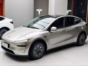 Tesla разрешит владельцам Model Y зарабатывать на беспилотных поездках с 2027 года — авто включат в парк роботакси