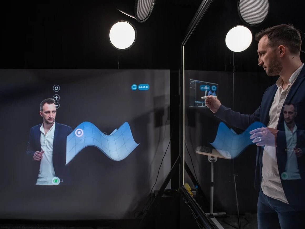 Уроки за стеклом: как выпускники Бауманки меняют онлайн-образование