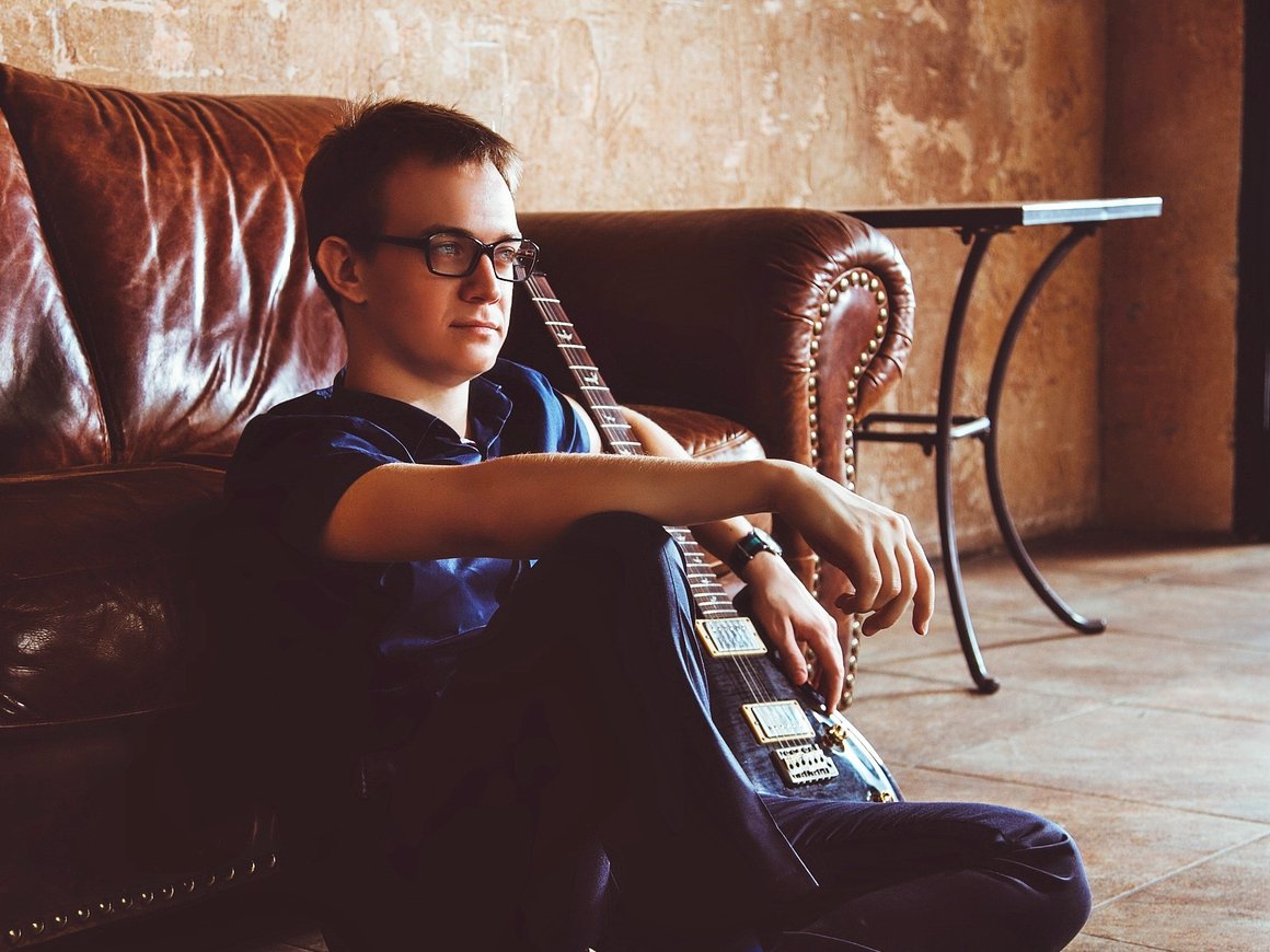 Все началось с Джобса: какие книги вдохновили основателя музыкальной школы Guitardo Александра Казакова