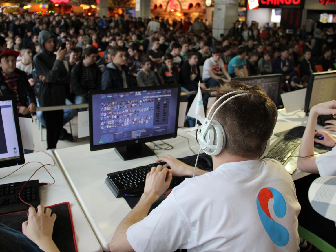 РБК: «Ростелеком» может инвестировать в киберспортивную команду Vega Squadron для продвижения услуг интернета