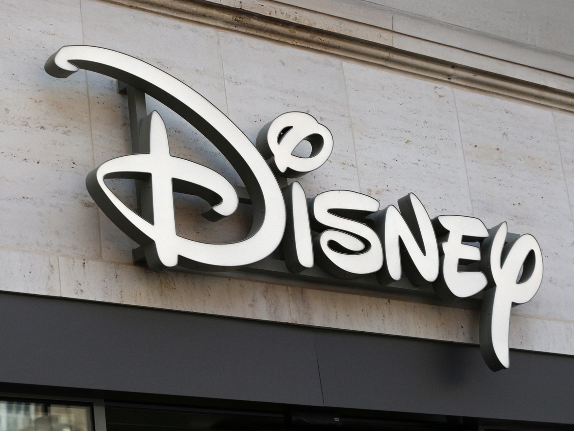 Disney инвестирует в OpenAI $1 млрд — теперь в Sora можно будет генерировать персонажей Marvel и Pixar