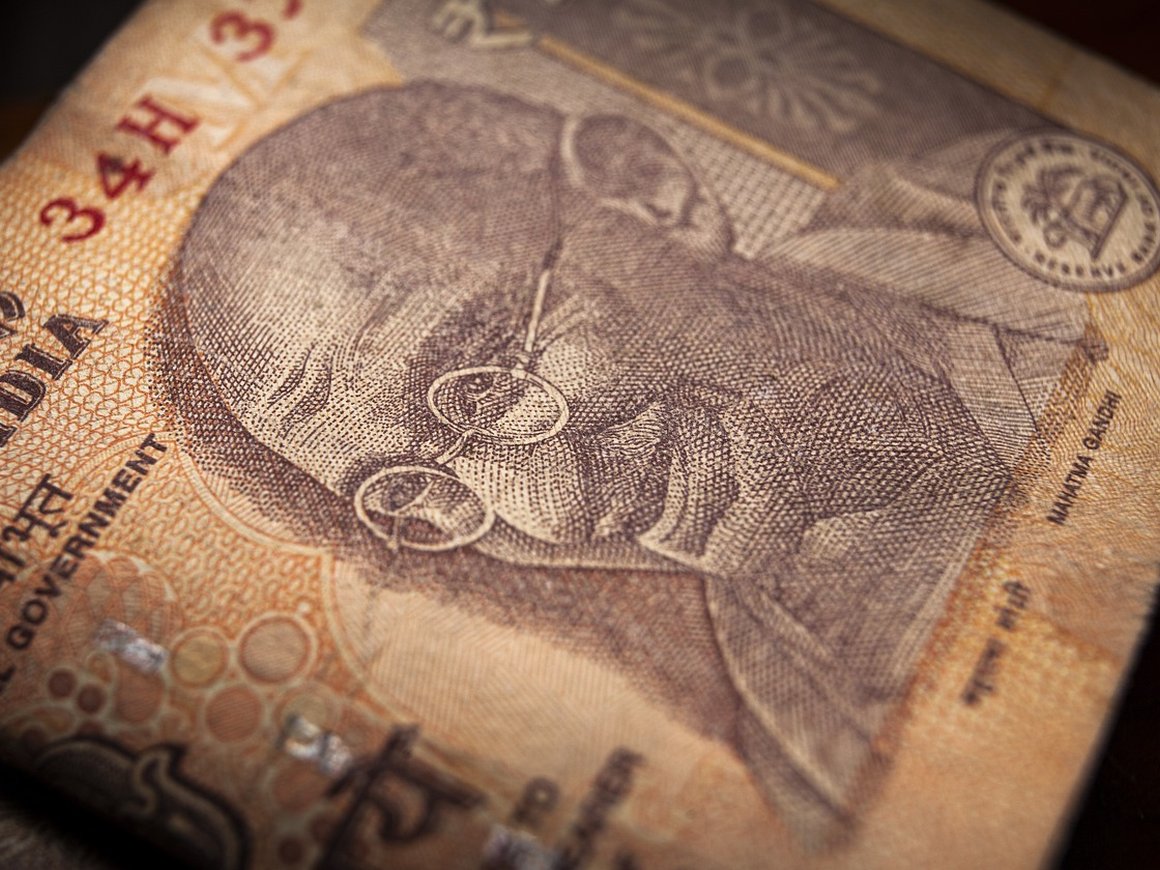 Объемы переводов из России в Индию в 2024 году выросли в 100 раз