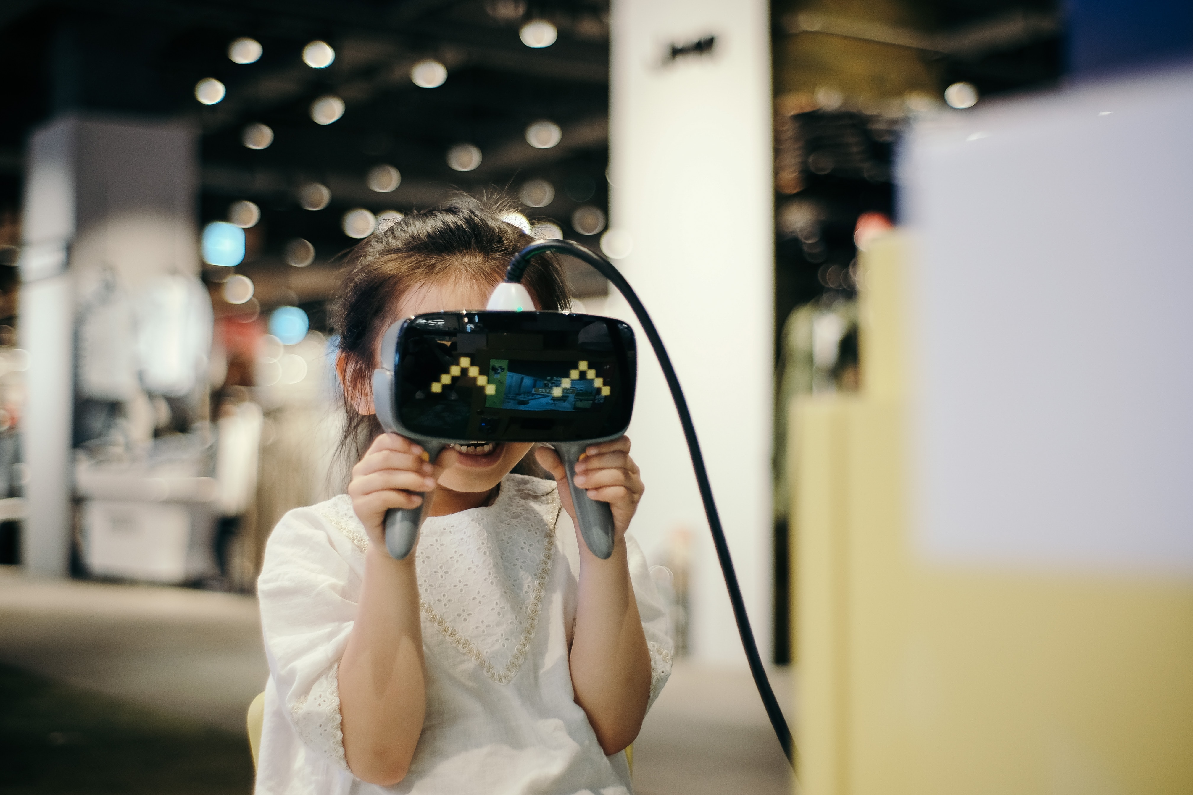 Картинка очки реальности. Очки виртуальной реальности. Очки виртуальной реальности для детей. VR технологии. Очки виртуальной реальности для девочек.