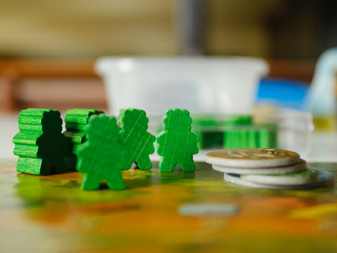 СДЭК начал выдавать находящиеся в ПВЗ посылки, TraceAir привлек $25 млн: главное 30 мая