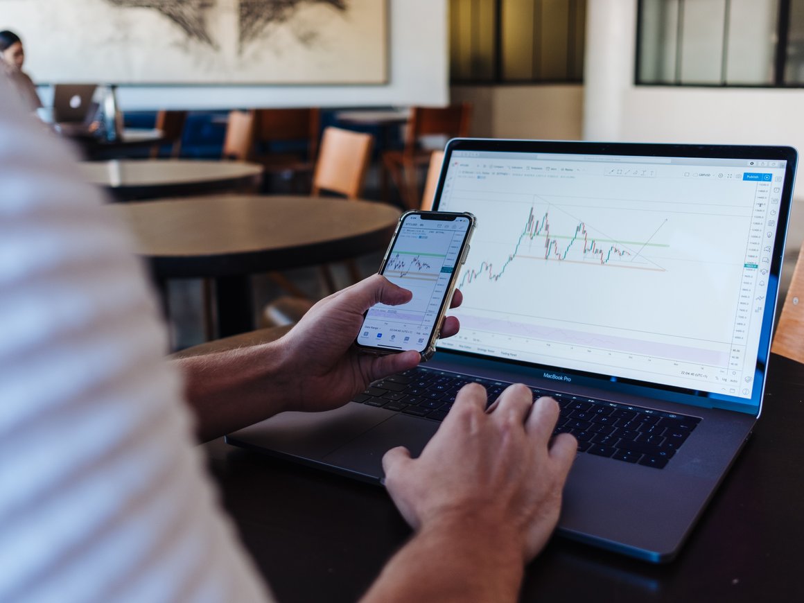 «СПБ Биржа» перенесет дату перевода иностранных бумаг на торговые счета