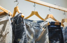 Вечный деним: почему джинсы не выходят из моды