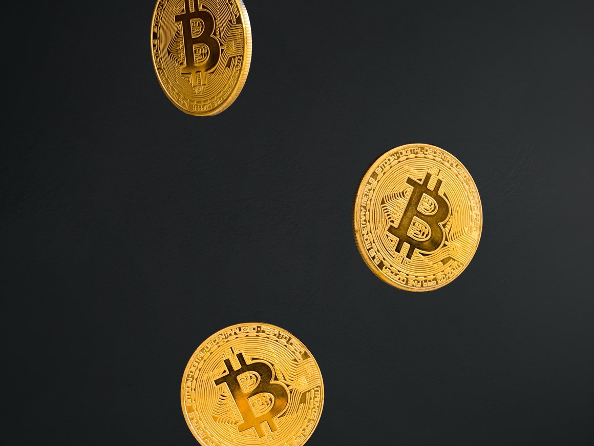 ЦБ предложил штрафы до 1 млн рублей за нарушение запрета на выпуск и обращение частной криптовалюты в РФ