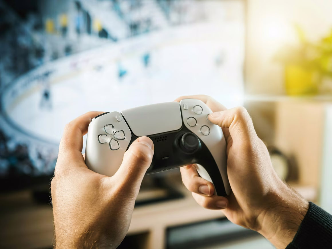 Компания экс-министра связи Леонида Реймана разработает игровую консоль на Linux