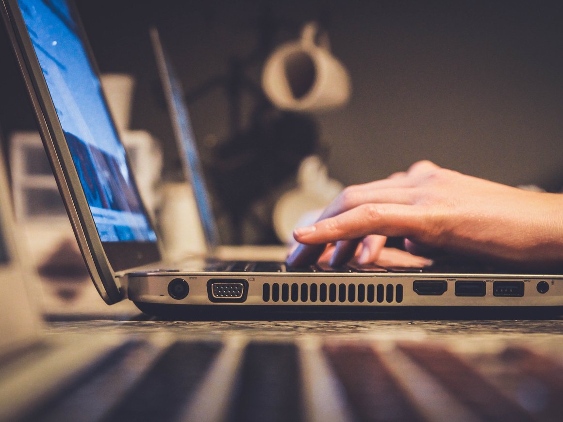 VK планирует купить сервисы бронирования жилья Tvil.ru и «Суточно»