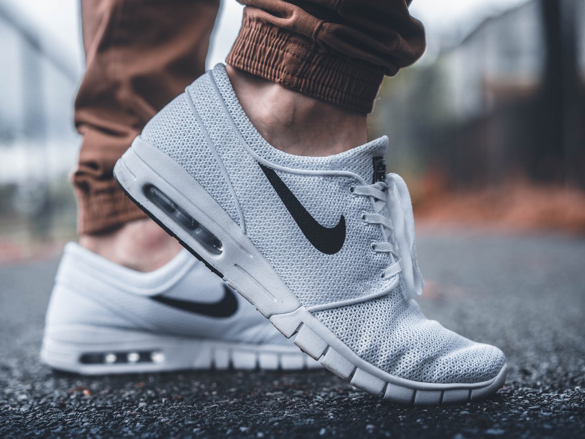 В приложении Lamoda появилась виртуальная примерка кроссовок